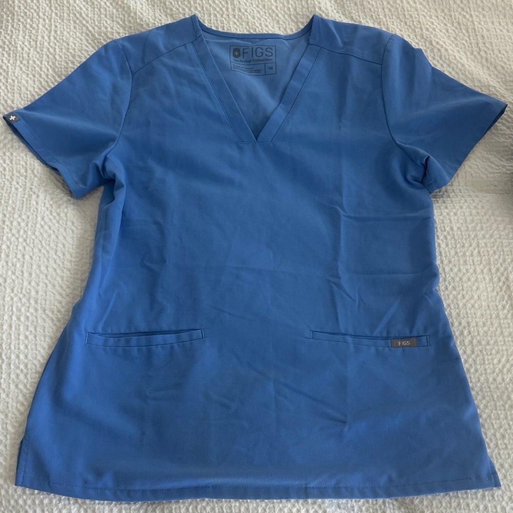 Figs Women's Short Sleeve V-Neck Top in Blue